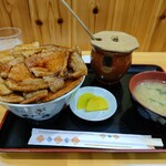 ぶた丼のとん田 - 