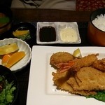 Totoya - 「フライ盛合せ定食」（1,380円）