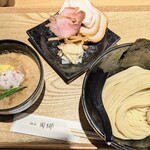 麺屋 周郷 - 綺麗なセットです