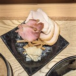 麺屋 周郷 - どのトッピングの具もそのまま美味しい