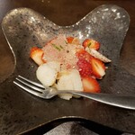 オッジ ダルマット - イチゴの冷製パスタ