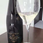 日本料理 TOBIUME - お酒⑤新政No.裏6　生酛純米生原酒　季節テーマ「預流果」No.6　十周年記念「水野学」type(秋田)
      米品種:秋田県産秋田酒こまち100%、精米歩合:45%