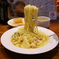 炉端イタリアン ICORIBI 堂島 - アサリと北あかりのクリームソース(麺180g 990円)