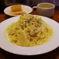 炉端イタリアン ICORIBI 堂島 - アサリと北あかりのクリームソース(麺180g 990円)