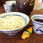 長田うどん - 店内にも活気というか
                                熱気があるのです