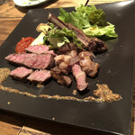 Bistro TATSU - 牛肉と羊肉のプレート。