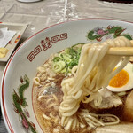 Sumiyoshi - 麺は平細麺