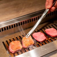 USHIGORO S. SHINJUKU - 厚切り黒タン 