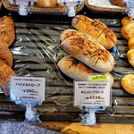 ブルクベーカリー - 店内でのめんたいパン