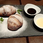 宮の森れんげ堂 - ・揚げ蒸しパンの粉糖掛れ　練乳添え660円