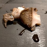 SUSHI TOKYO TEN、 新宿店 - つまみ　アワビ