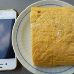 彩りごはん - '13, May だし巻き玉子　iphoneより面積が広い。