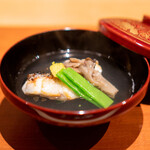 京料理 阿うん - ヒラスズキと舞茸のお椀