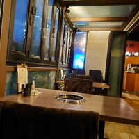 焼肉レストラン ROINS 久茂地国際通り店 - 店内