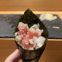 SUSHI TOKYO TEN、 横浜店 - タマネギトロ