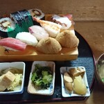 えびや - 料理写真:寿司定食(おまかせ寿司盛り・小鉢3種・汁)