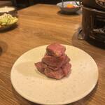 炭火焼肉ホルモン うしごろ - 極みタン　角切り　1400円