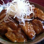 牛屋 たん兵衛 - 【豚丼：アップ】