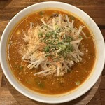 辛辛麺 - 調味料投入