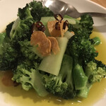 フラット - ブロッコリーのペペロンチーノ