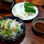 Yakinikuhatsuei - サラダ、野菜、タレ