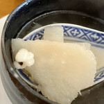 Chuuka Ryouri Shin'Yue - ランチコース源良院の大根のスープ
