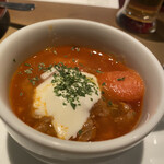 Comptoir Missago - 最初に出てきて驚きました。異常に美味しいボルシチ。これバケツ一杯食べたいです。ゴハンと