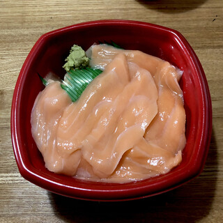 まご丼 鎌倉】観光地に埋もれない、一線を画す熟成本マグロ丼とは「暁