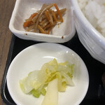 わ楽 - きんぴらと白菜漬け