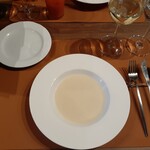 オステリア プロフーモ - (本日のスープ) カリフラワーのスープ