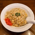 マルヤ飯店 - ○チャーハン
見たら普通サイズなチャーハンだねえ（笑）
ガッツリとある。

細かく切られたチャーシューの入っている
美味しい味わいのチャーハンだった。