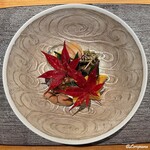 丸新 - 茹で落花生､慈姑チップス､螺貝旨煮､甘鯛の若狭焼､酸漿に林檎