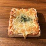 手づくりパンの店　モンテカルロ - 明太子マヨとモッツァレラのトースト@150円