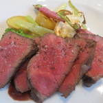 GORI 西麻布 - 宮城の漢方牛赤ワインソース、オーガニック野菜添え