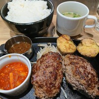 十勝ハーブ牛焼肉 MONMOM - 国産牛ハンバーグステーキ定食