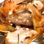 ガストロノミア ヨシ - 手羽を落としたところ。程よく脂が落ちてて，ホクホクです。