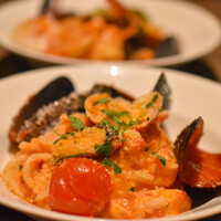 grigio la tavola - 