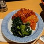 ワンダーステーキ - キムチと野沢菜も、おかわりしましょ