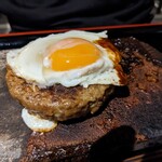 ワンダーステーキ - この目玉焼きは、そのまま兄ぃの白飯の上に移送されちゃいましたよ…