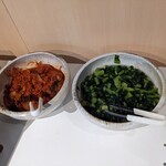 ワンダーステーキ - キムチと野沢菜が、うんまいっすよ…