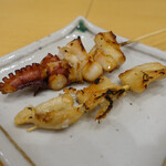 千寿司 - タコと貝のヒモ？の串