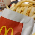 McDonald's - ポテトS。熱々カリカリを出さんかい(ФωФ)
