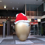 すし うおいち - F45ビル、卵のオブジェのXmas仕様♡(2022年12月)