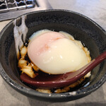 炭火焼肉と炉端 康 - セットの温泉玉子