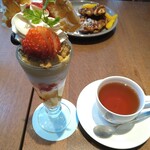 グラッシェル - ジャージーミルク＆キャラメルのパフェ1210円＋ドリンクセット(＋275円)ブラックティー(hot)