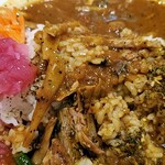 CoCo壱番屋 - サバの上に粗いスパイスが