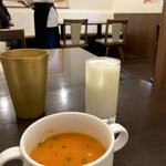 カトマンドゥカリーPUJA - スープ、ミニラッシー（定番サイズ+100円）