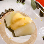 温石 - 風呂吹き大根です。冬なので、最初は温かい先付けです胃を活性化