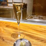温石 - 〆のシャンパン。甘い団子にも合う