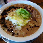 らー麺屋台 骨のzui - とんこつラーメン　トッピングチーズ入り